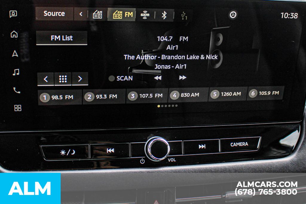 Used 2025 Gray Mitsubishi SE image 35