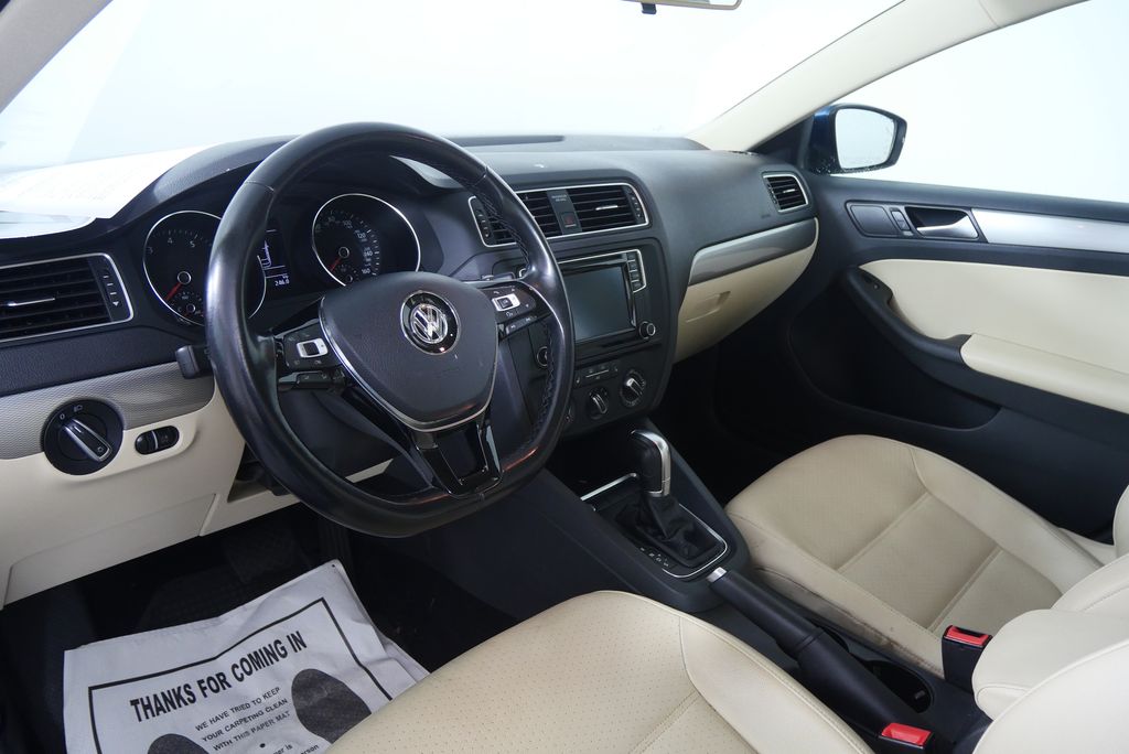 Thumbnail: 2017 Volkswagen Jetta - 12