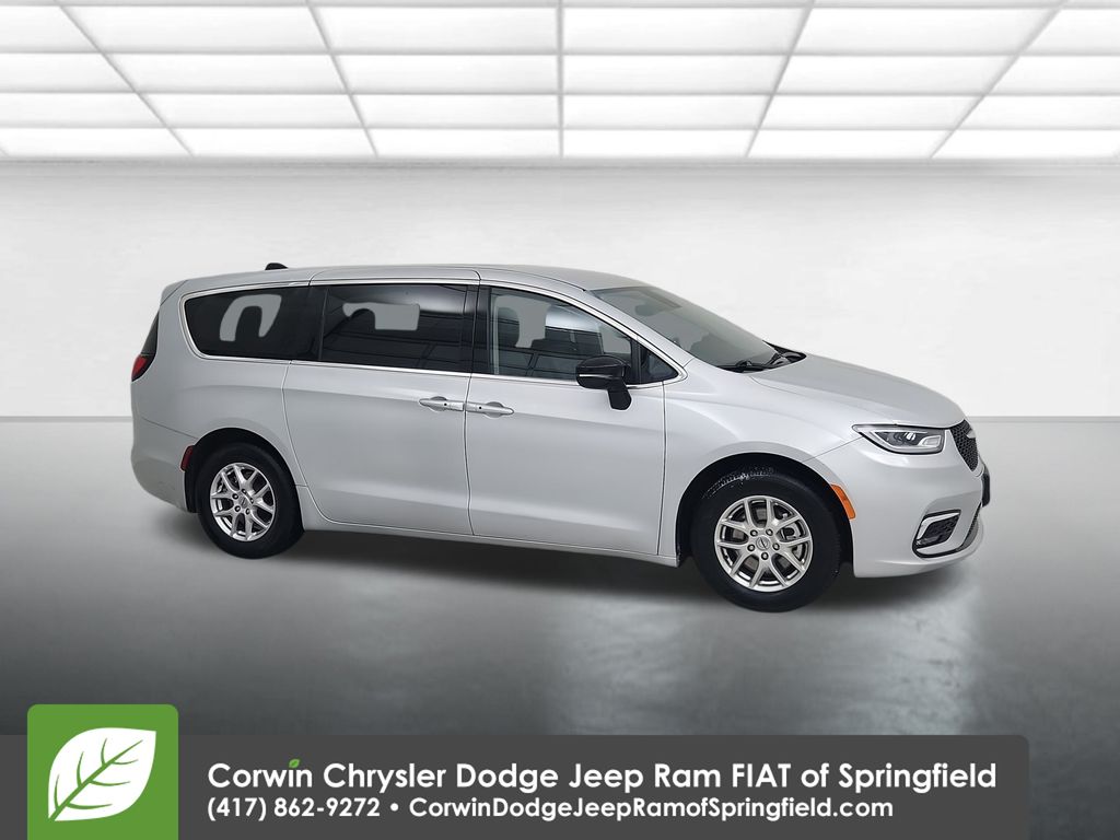 2024 Chrysler Pacifica Touring L FWD