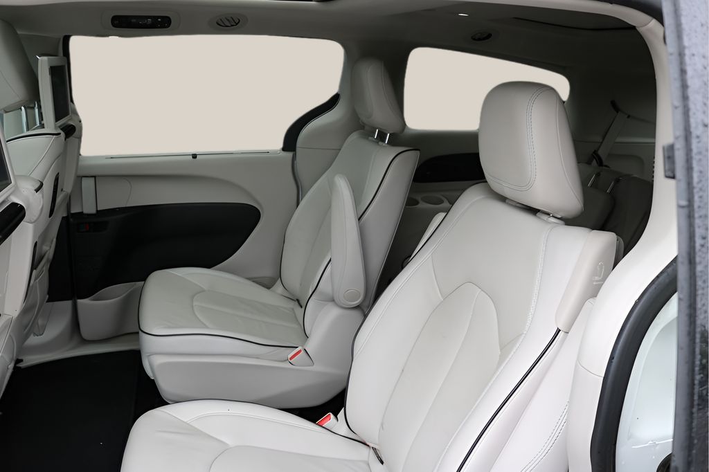Used Car 2018 Chrysler Pacifica Hybrid  Limited For Sale Under $20,000 In Austin, Texas