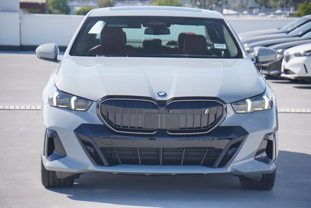 Thumbnail: 2026 BMW i5 - 2