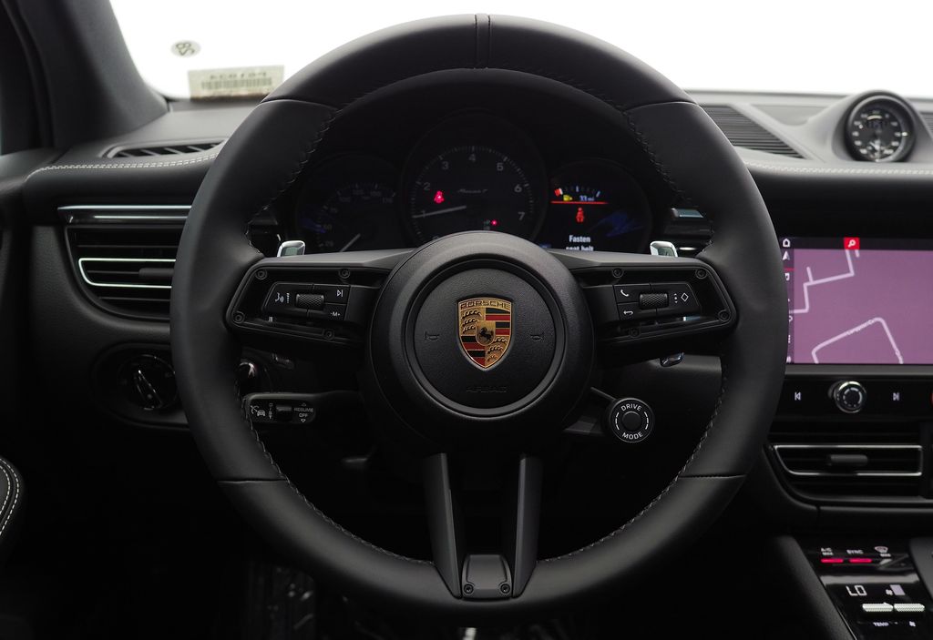 Thumbnail: 2026 Porsche Macan - 16