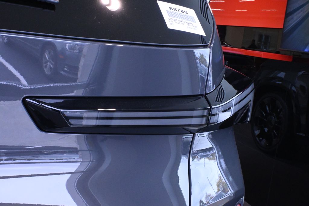 Thumbnail: 2026 BMW XM - 8