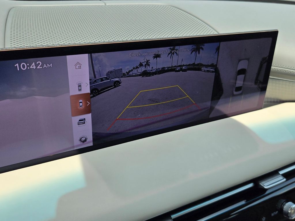2027 Genesis G80