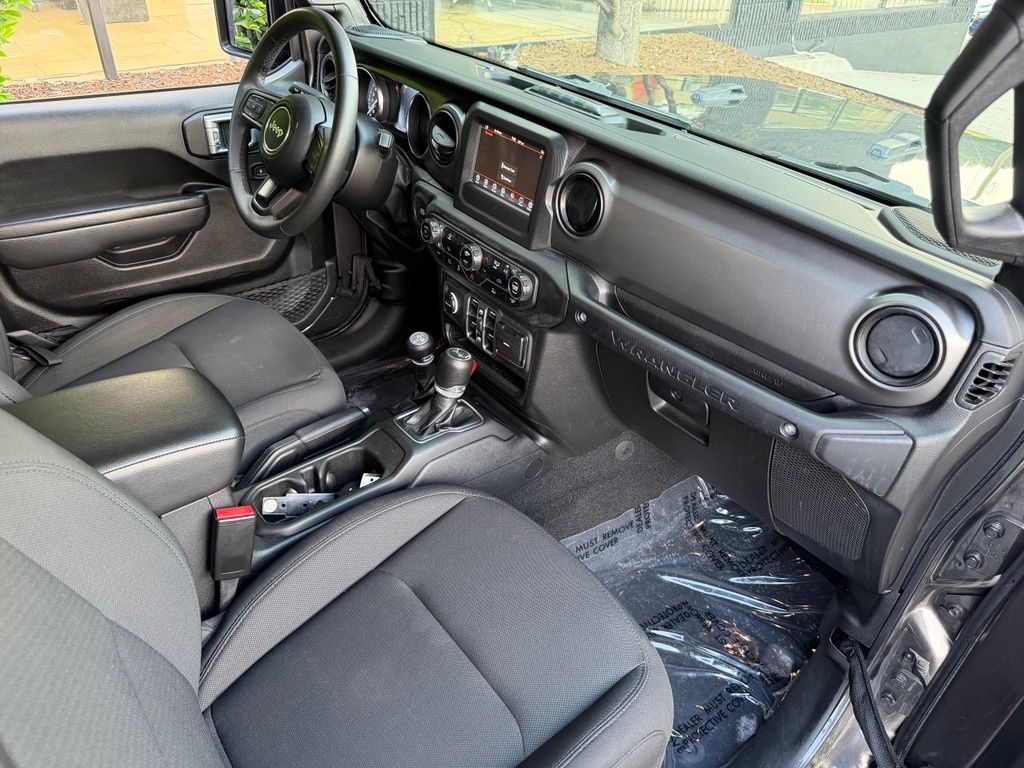2023 Jeep Wrangler #35