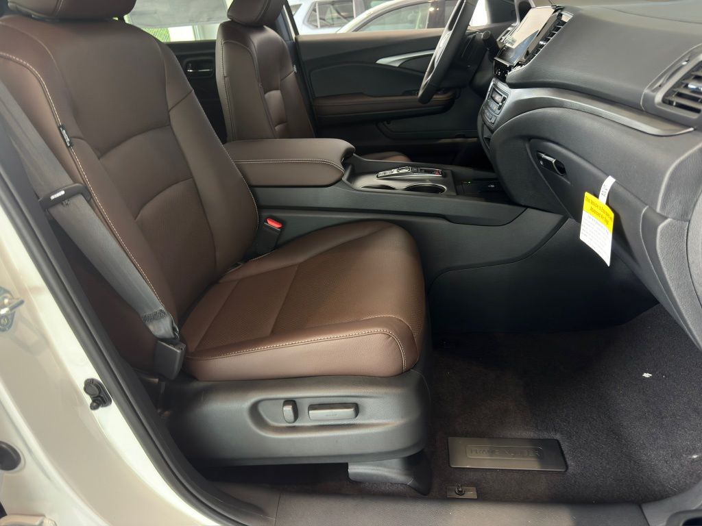 2026 Honda Ridgeline RTL White at Community Honda
