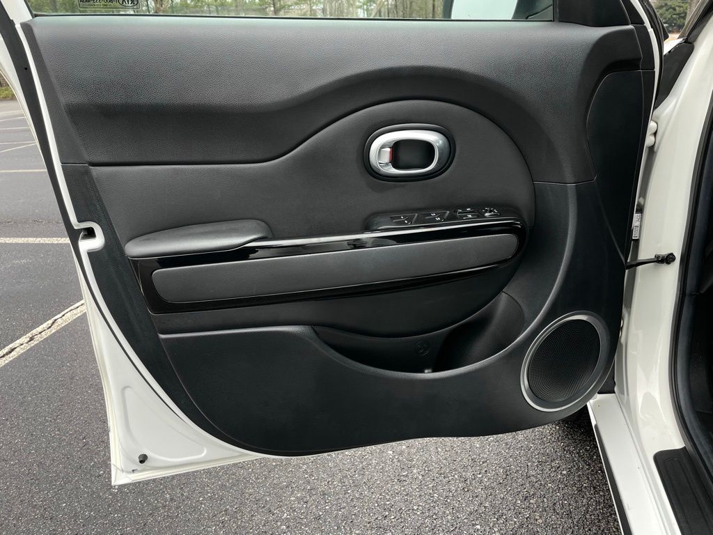 Thumbnail: 2016 Kia Soul - 22