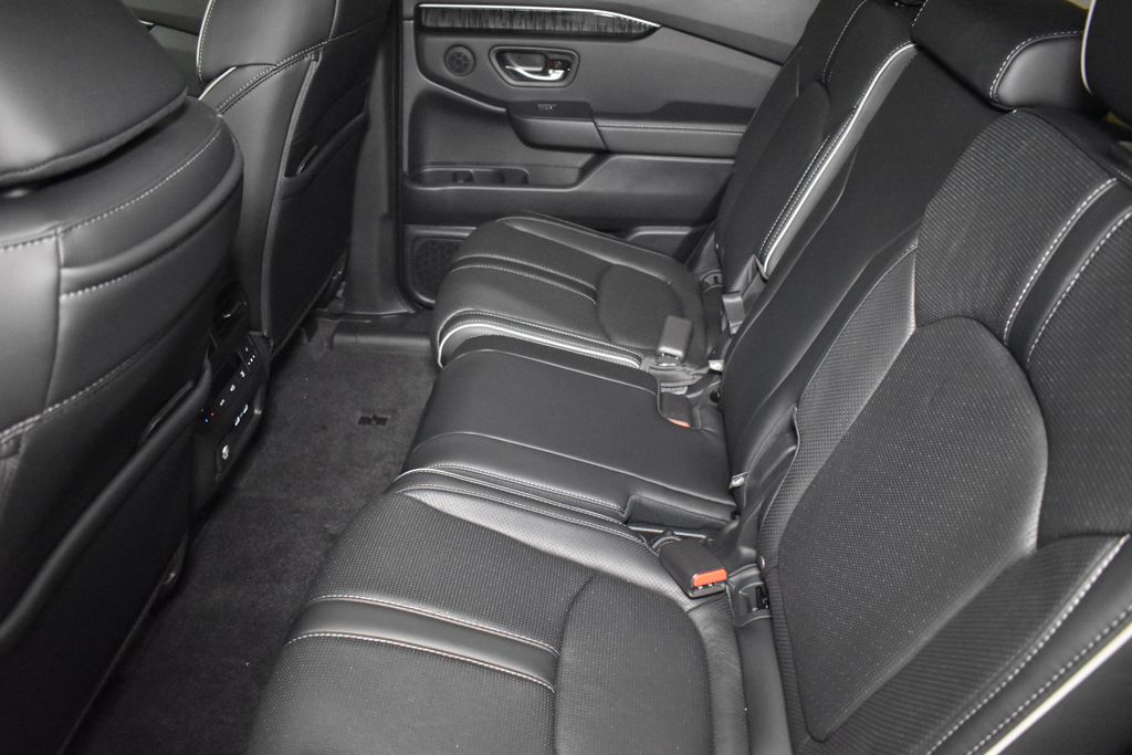 2025 Honda Pilot Elite 23