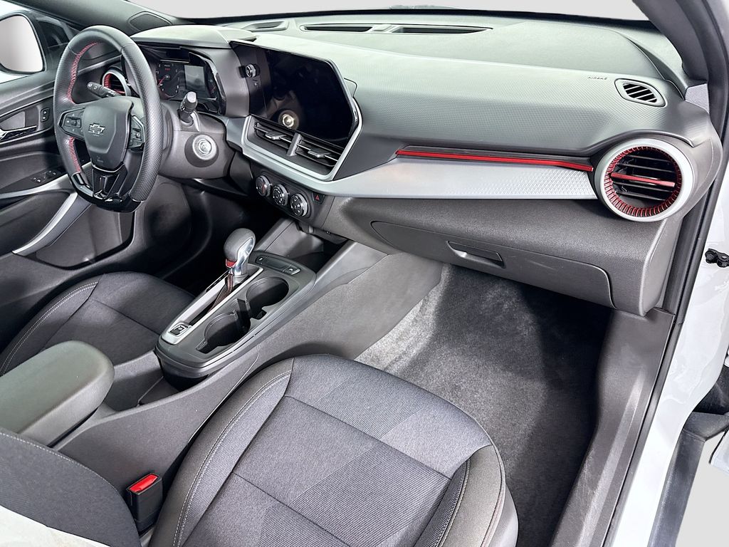 Thumbnail: 2024 Chevrolet Trax - 17