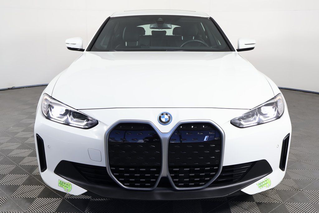 Thumbnail: 2023 BMW i4 - 2