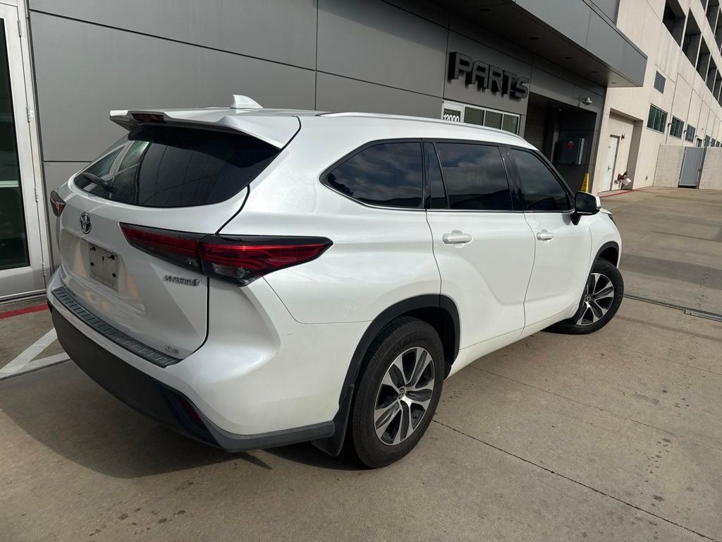 2022 Toyota Highlander Hybrid XLE Beige at Westside Lexus