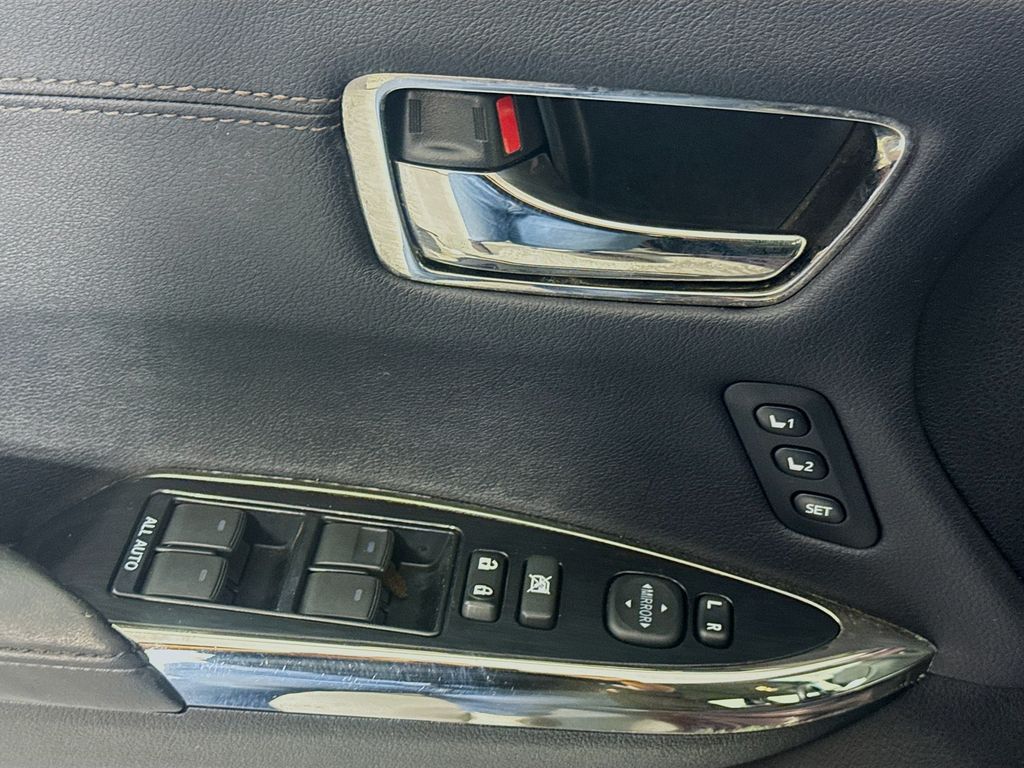 Used Car 2015 Toyota Avalon  Xle Touring For Sale Under $12,000 In Austin, Texas