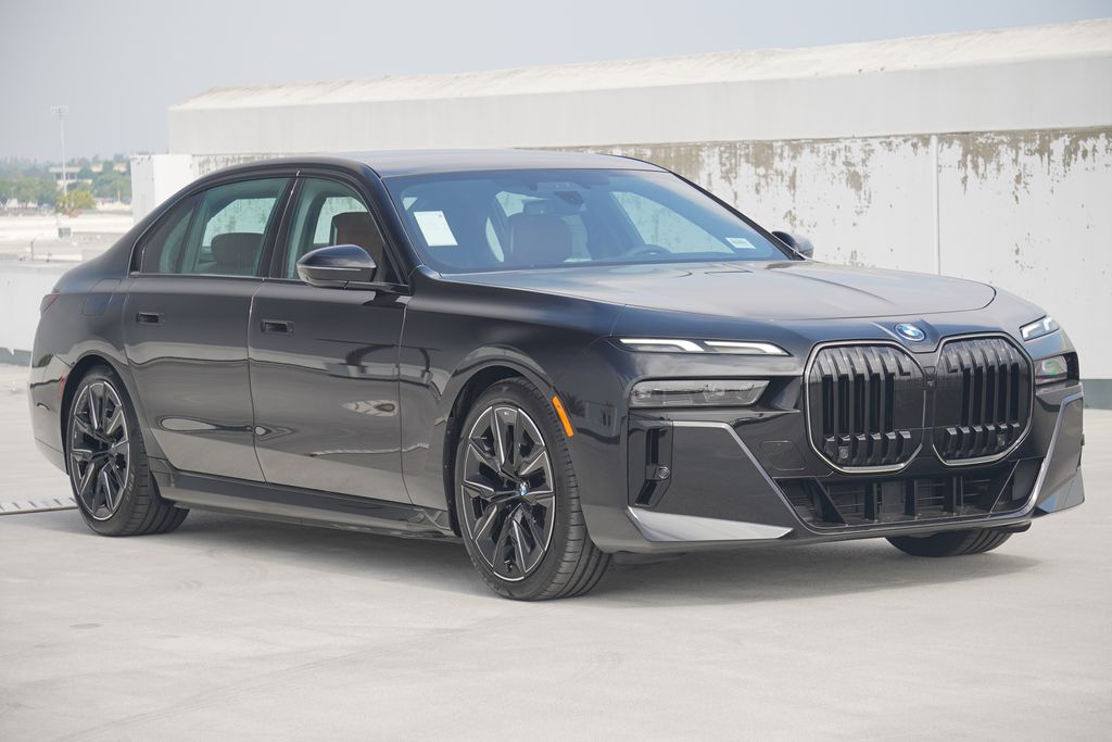 Thumbnail: 2025 BMW 7 Series - 3