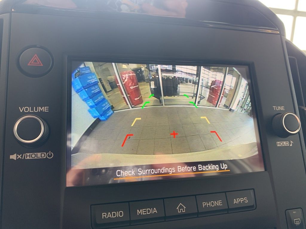 New 2025 White Subaru Base image 7