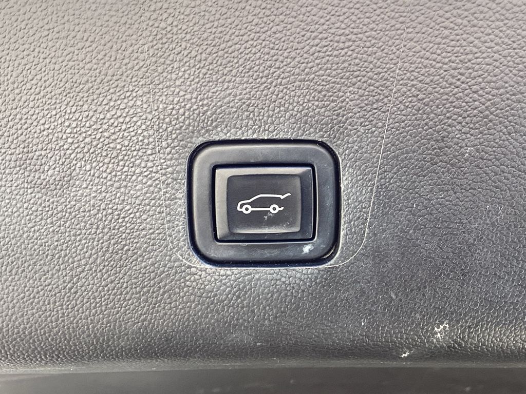 Used 2021 Chevrolet Traverse SUV