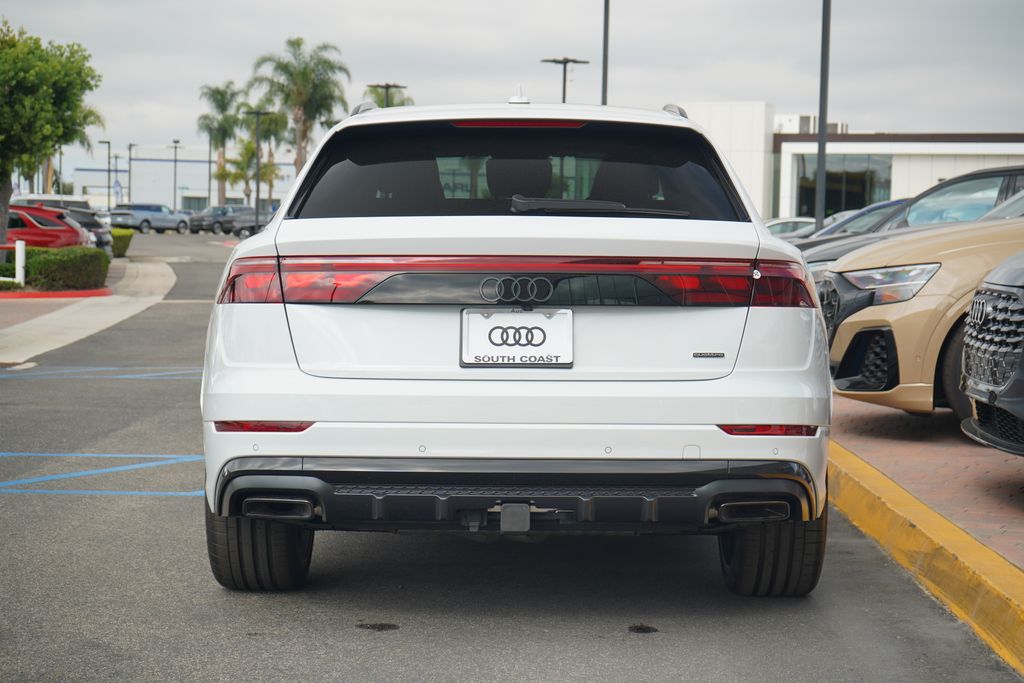 Thumbnail: 2026 Audi Q8 - 4