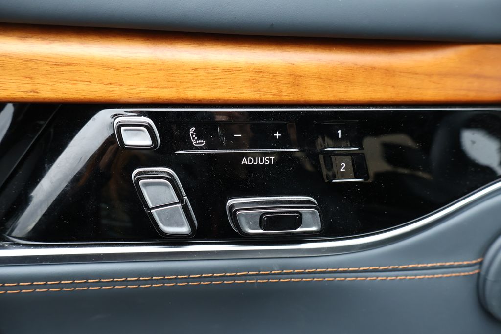 Thumbnail: 2022 Jeep Grand Wagoneer - 18