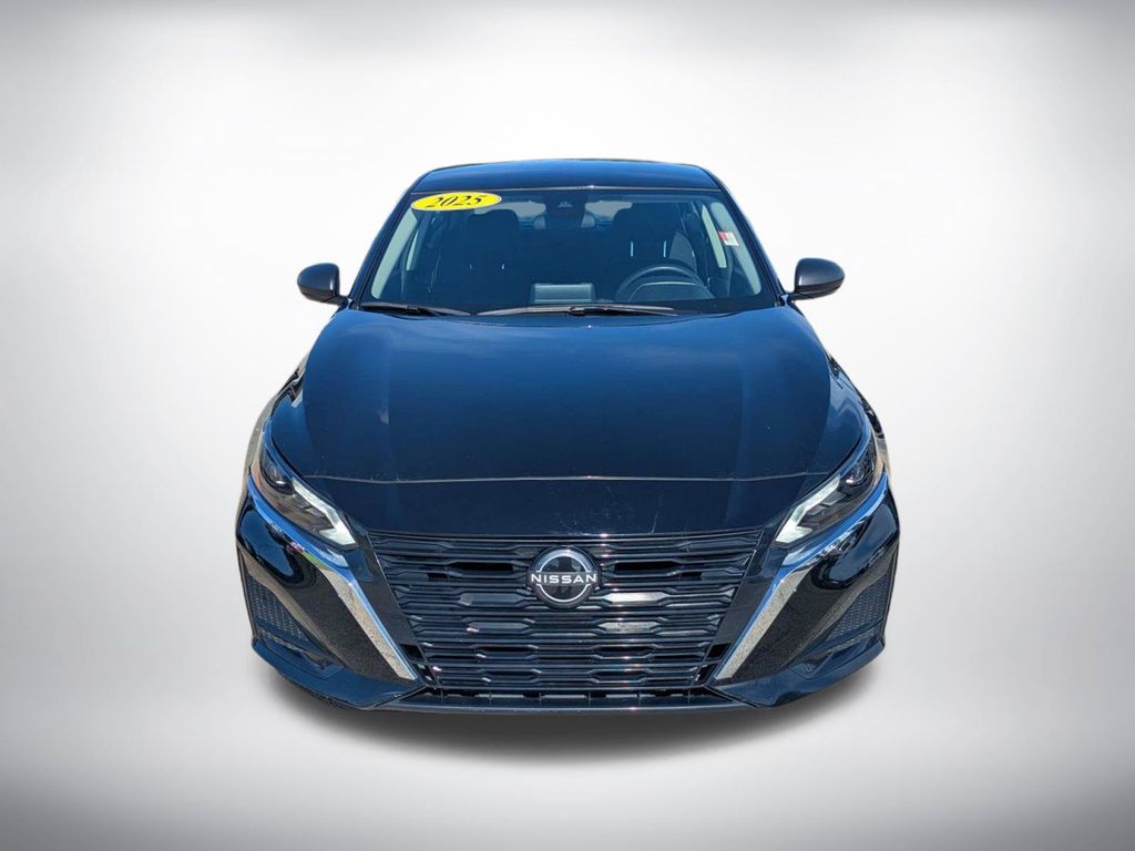 2025 Nissan Altima SV - Photo 8
