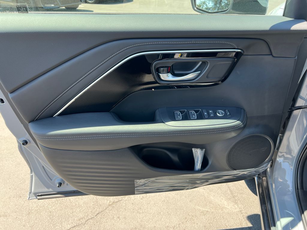 Thumbnail: 2025 Acura ADX - 11