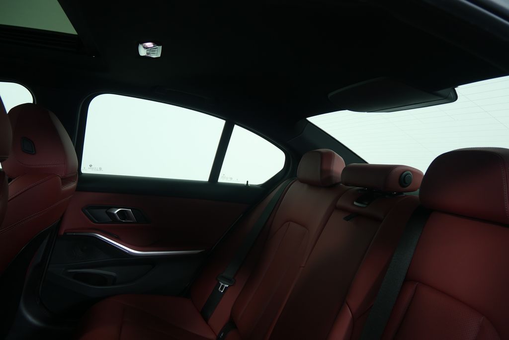 Thumbnail: 2025 BMW 3 Series - 16
