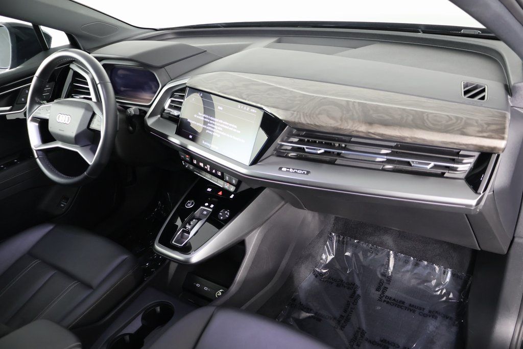 Thumbnail: 2024 Audi Q4 e-tron - 9
