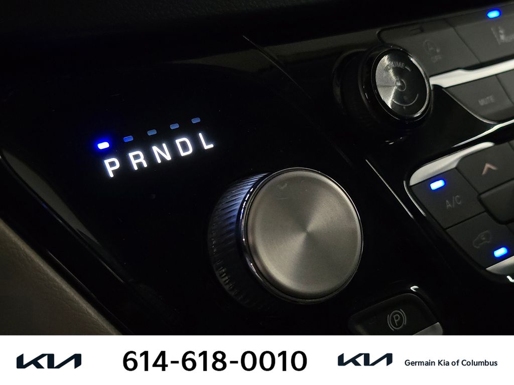 Used 2022 Gray Chrysler Touring L image 24