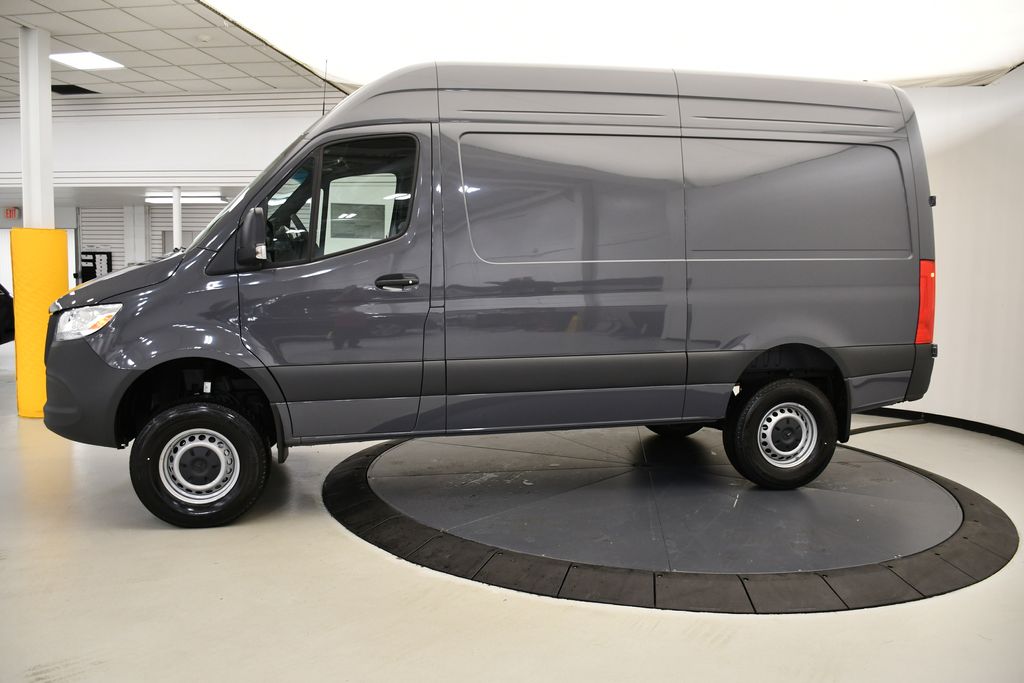 Thumbnail: 2025 Mercedes-Benz Sprinter - 2