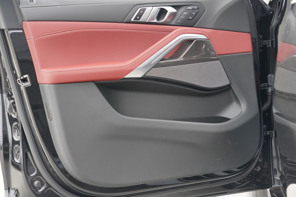 Thumbnail: 2027 BMW X6 - 8
