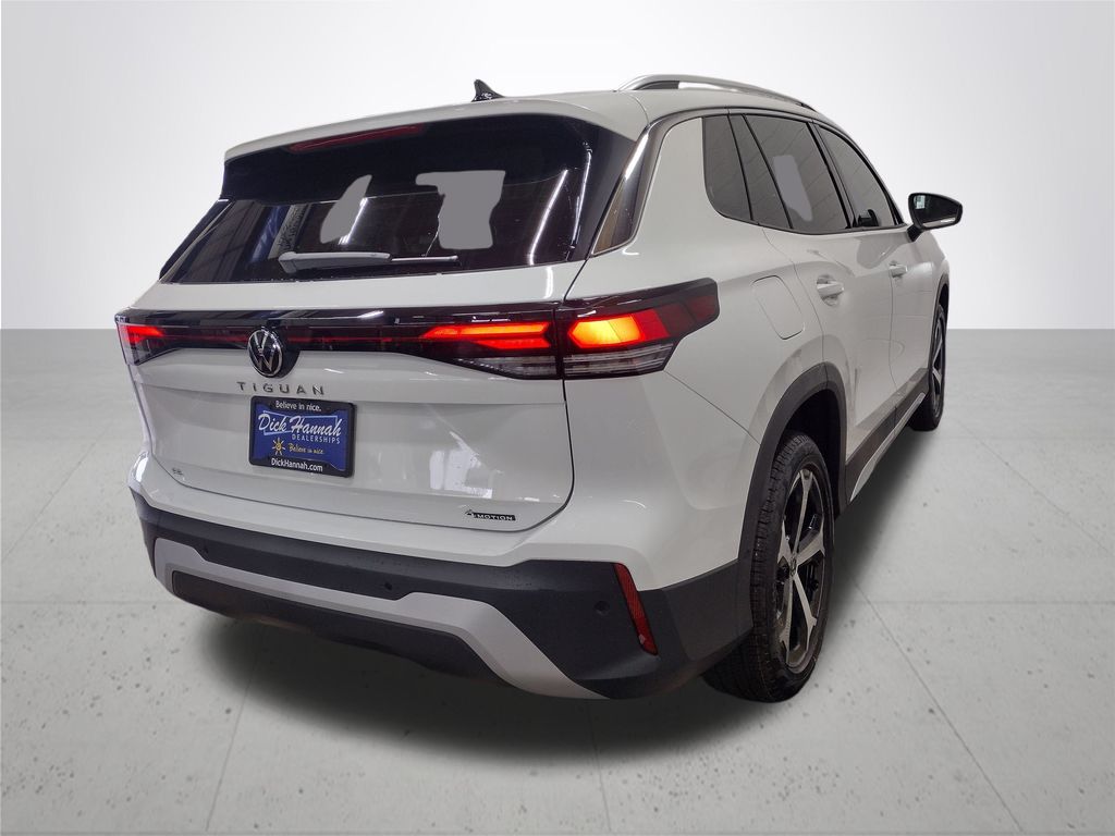 2025 Volkswagen Tiguan 2.0T SE