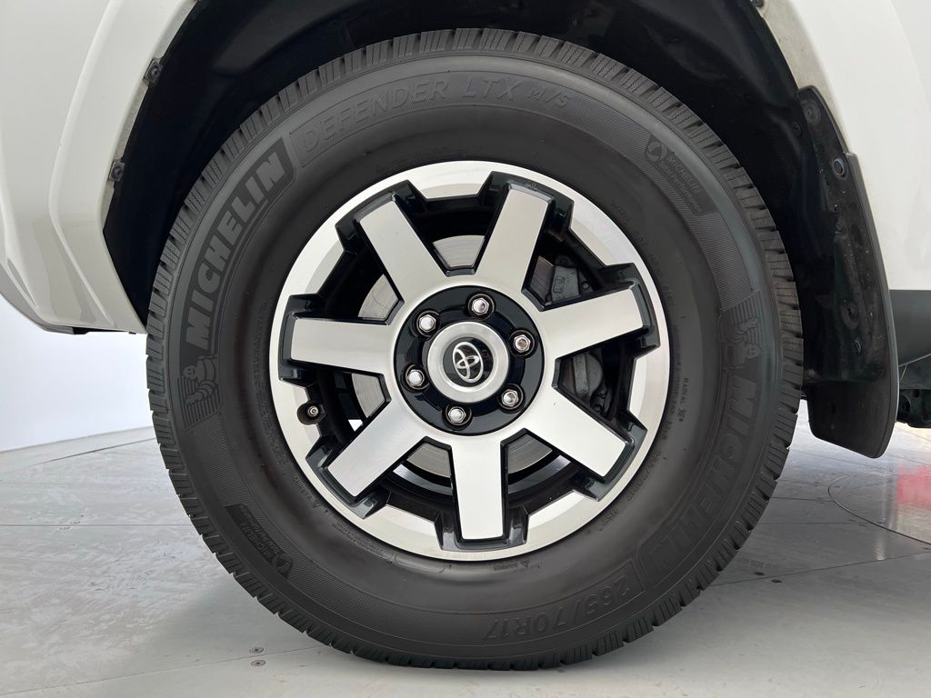 2018 Toyota 4Runner SR5 24