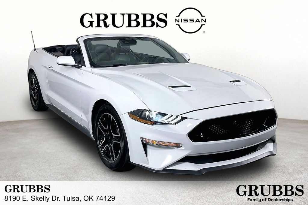 Oxford White 2022 Ford Mustang Convertible Rear-Wheel Drive Automatic