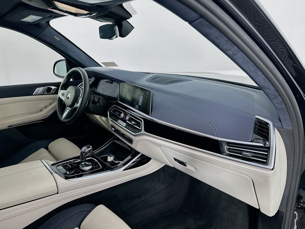 2022 BMW X7 xDrive40i 31