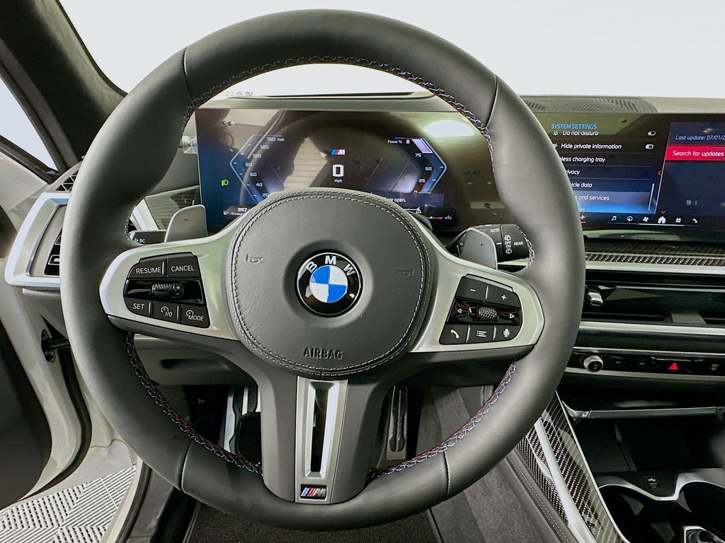 2025 BMW X7 M60i 10