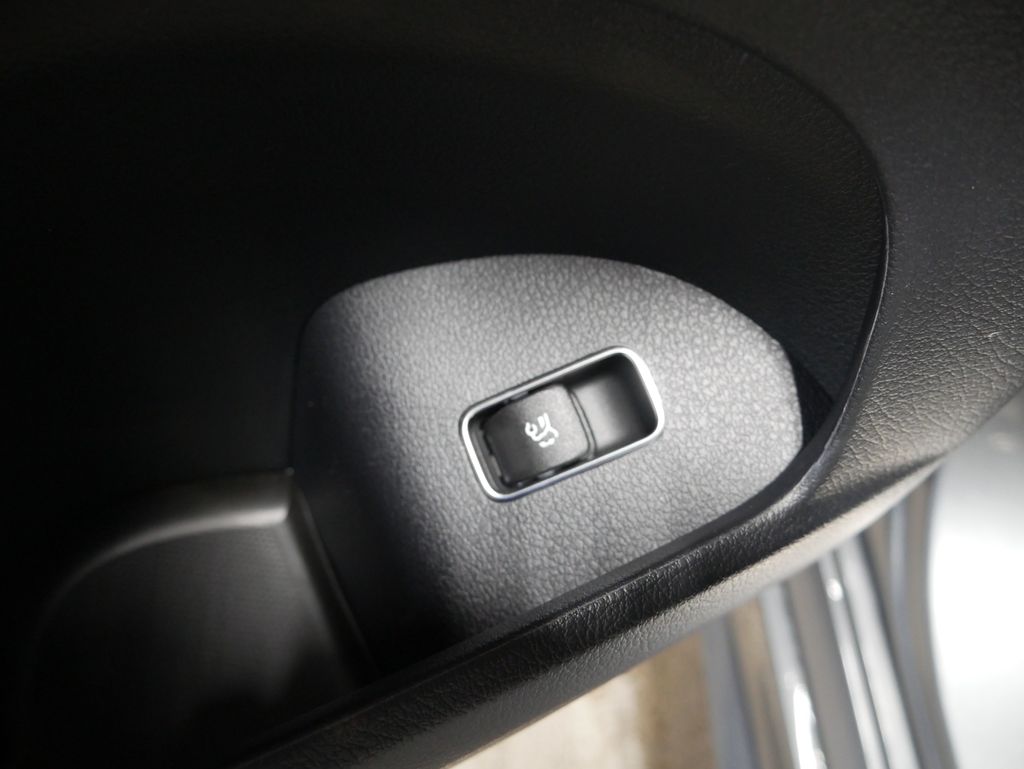 Thumbnail: 2026 Mercedes-Benz GLE - 20