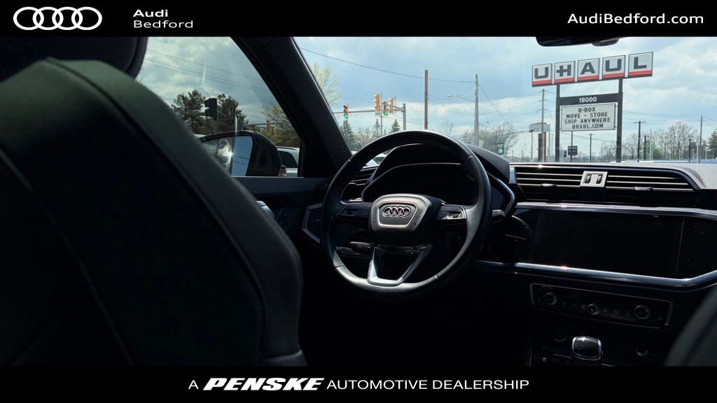 Thumbnail: 2023 Audi Q3 - 4
