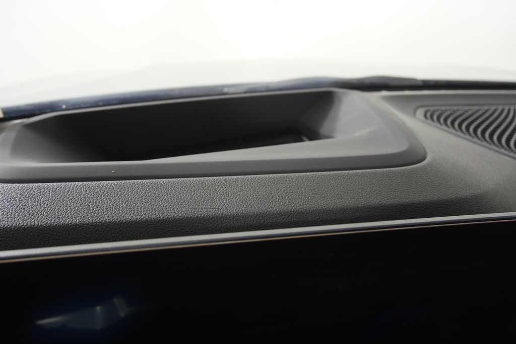 Thumbnail: 2025 BMW 3 Series - 24