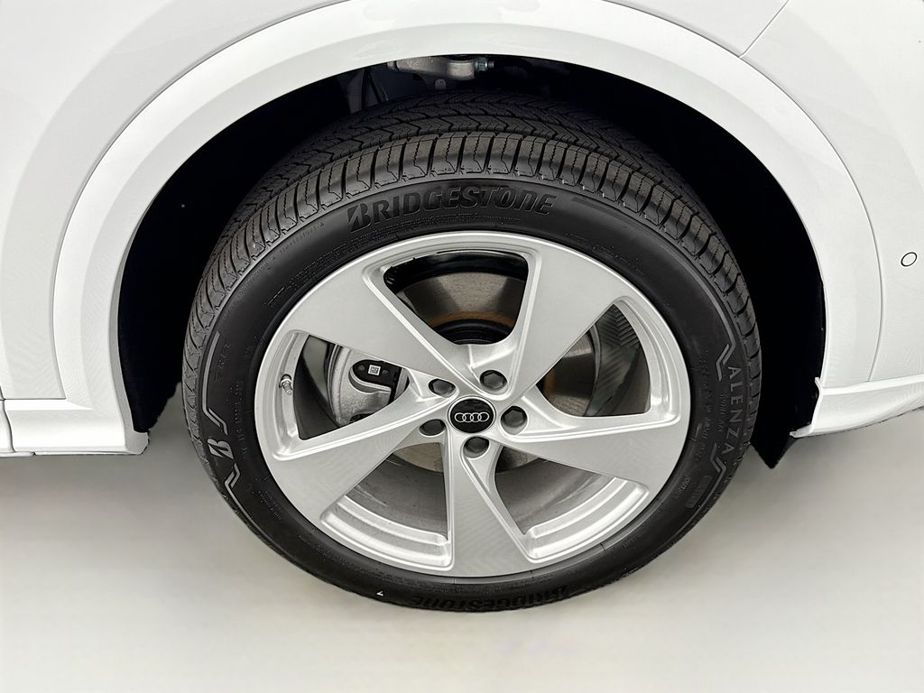 Thumbnail: 2025 Audi Q5 - 32