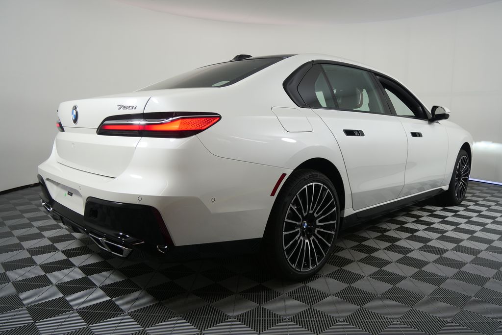 Thumbnail: 2025 BMW 7 Series - 3