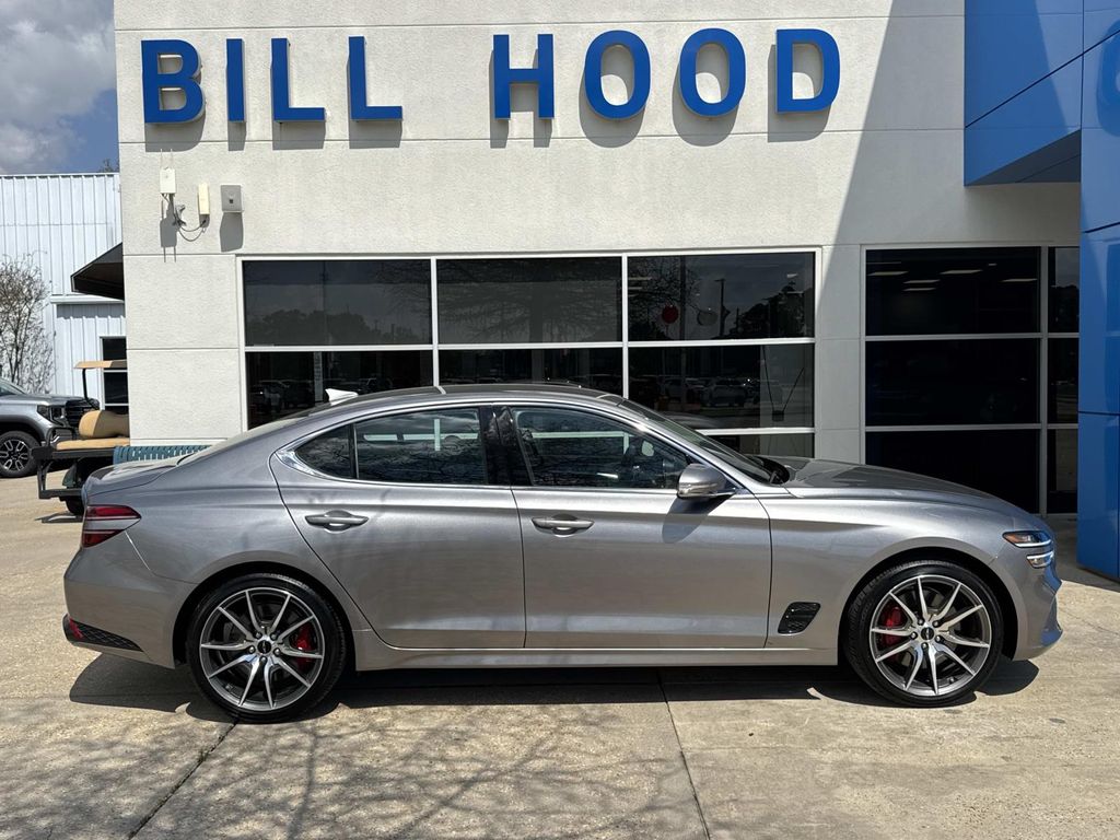 2025 Genesis G70 2.5T Standard RWD