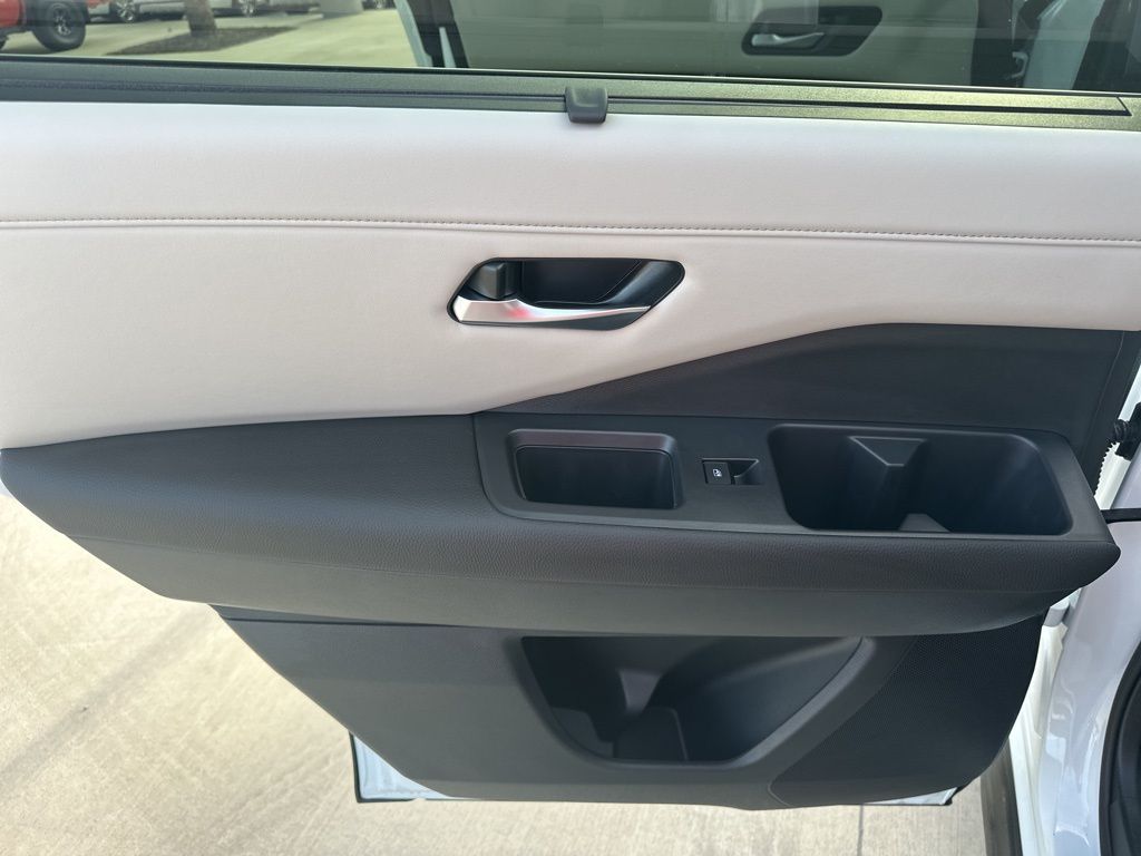 2025 Everest White Pearl Tricoat Nissan Pathfinder SL FWD SUV