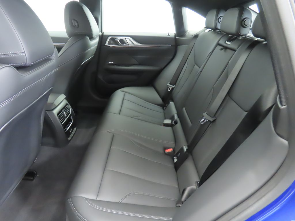 Thumbnail: 2025 BMW 4 Series - 21