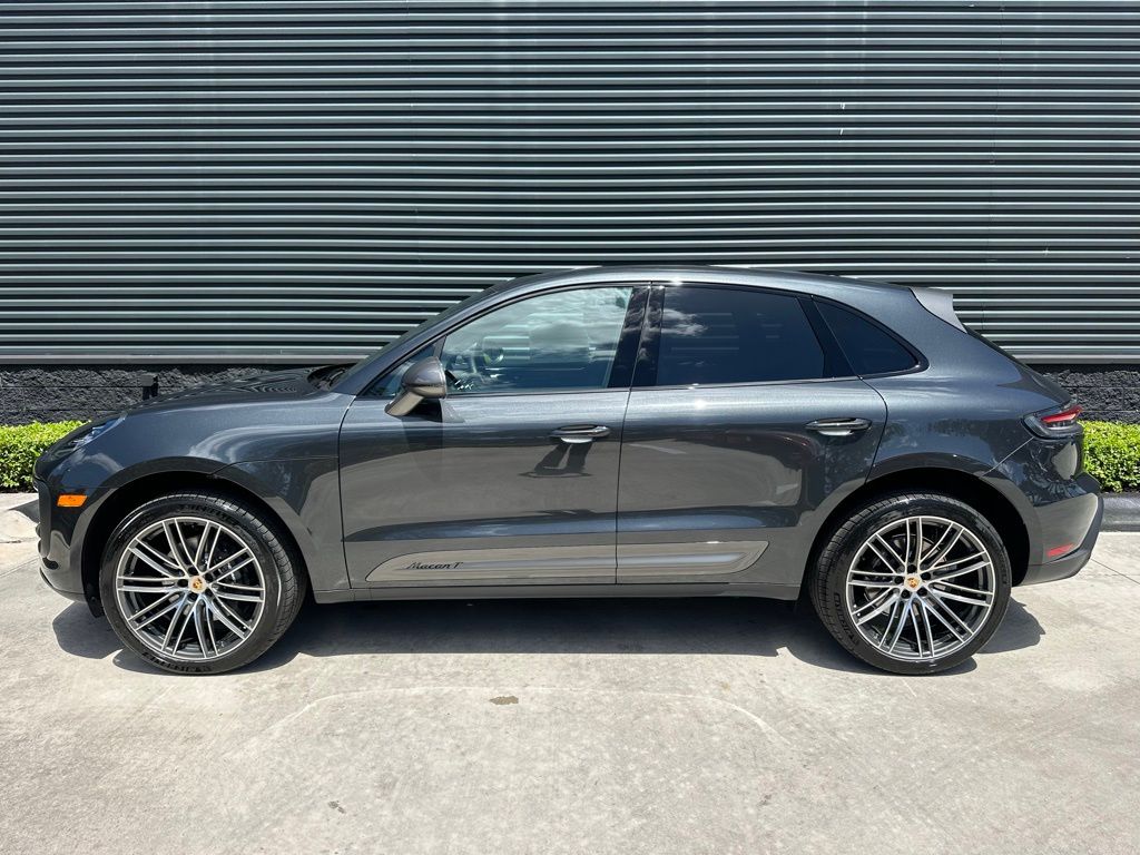 Thumbnail: 2026 Porsche Macan - 2