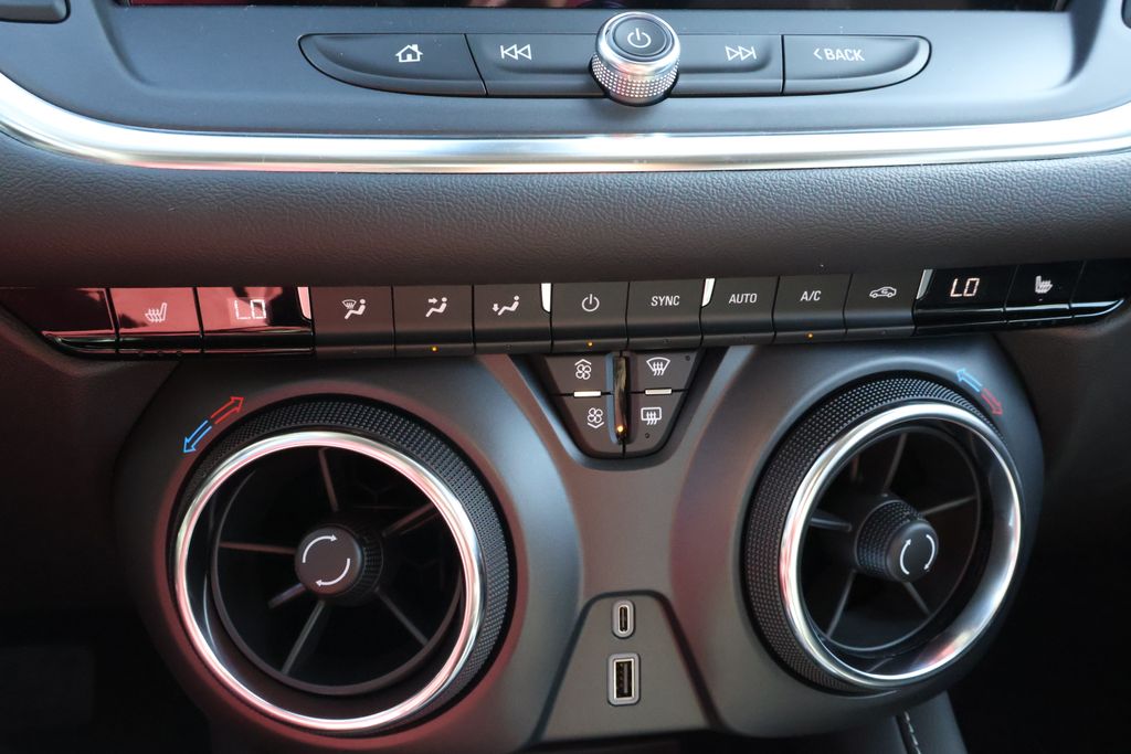 Thumbnail: 2025 Chevrolet Blazer - 26