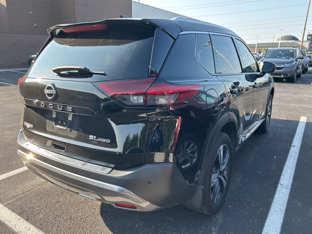 2022 Nissan Rogue SL 3
