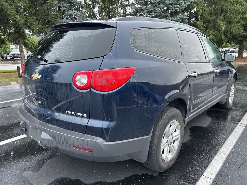 Thumbnail: 2012 Chevrolet Traverse - 3