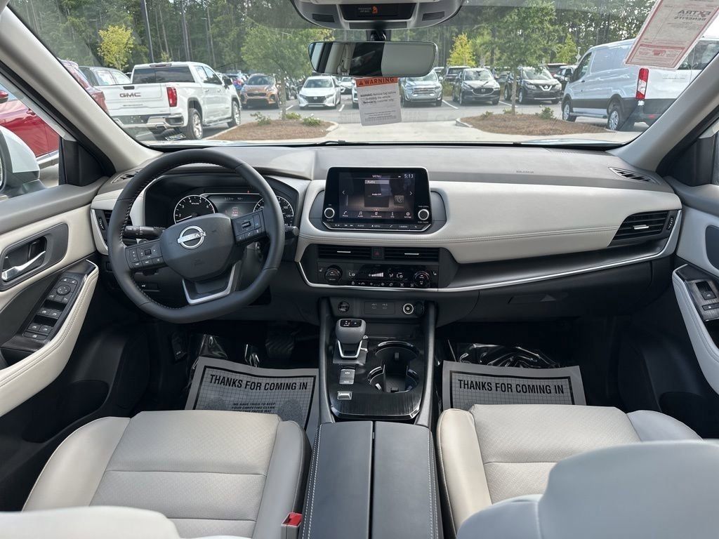 2025 Everest White Pearl Nissan Rogue SV FWD SUV