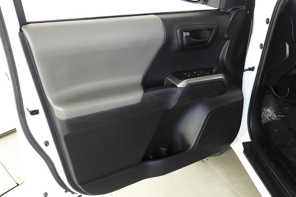 2021 Toyota Tacoma SR5 11