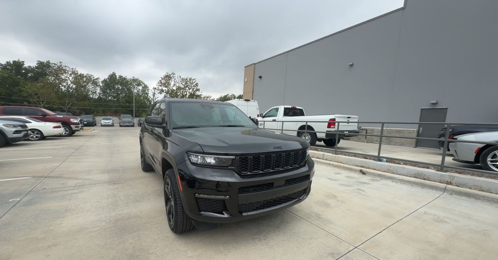 2025 Jeep Grand Cherokee L Limited RWD