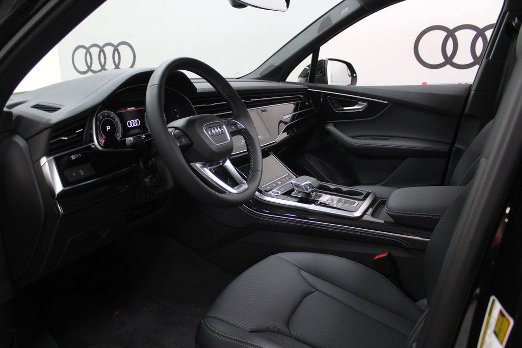 Thumbnail: 2026 Audi Q7 - 12