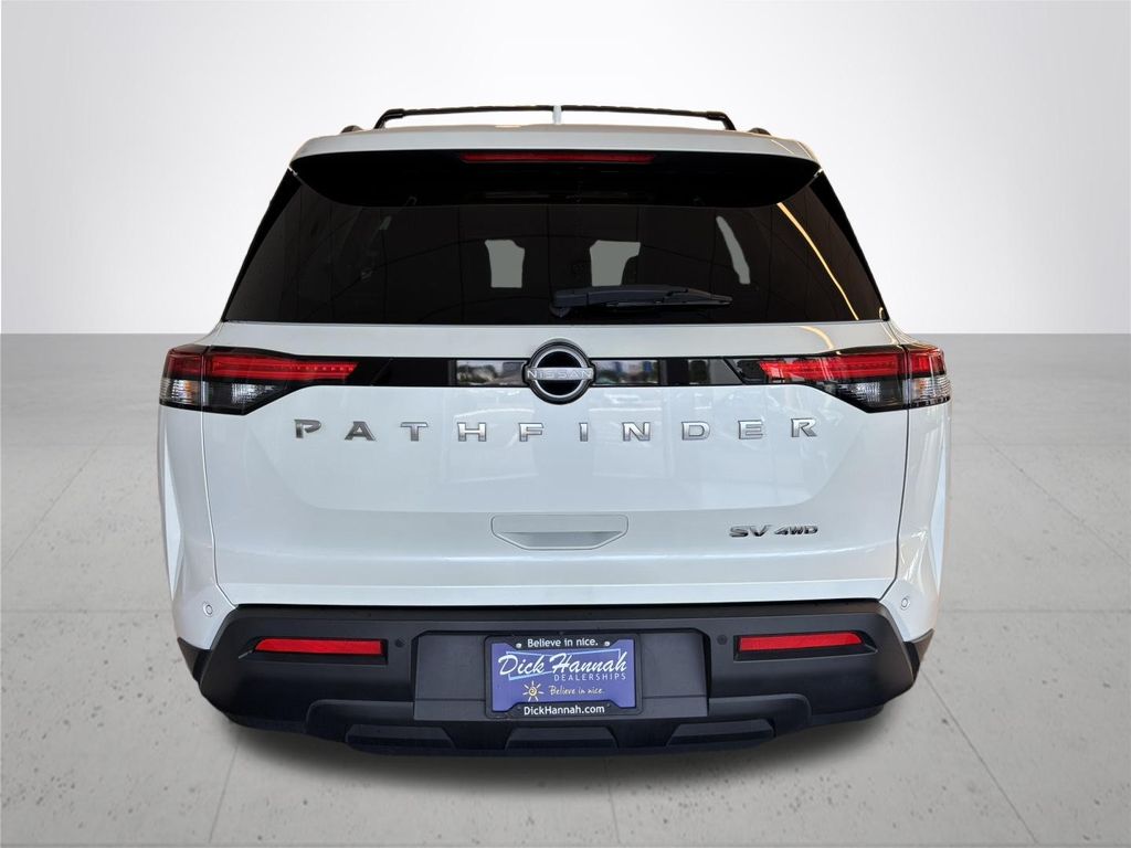 2023 Nissan Pathfinder SV